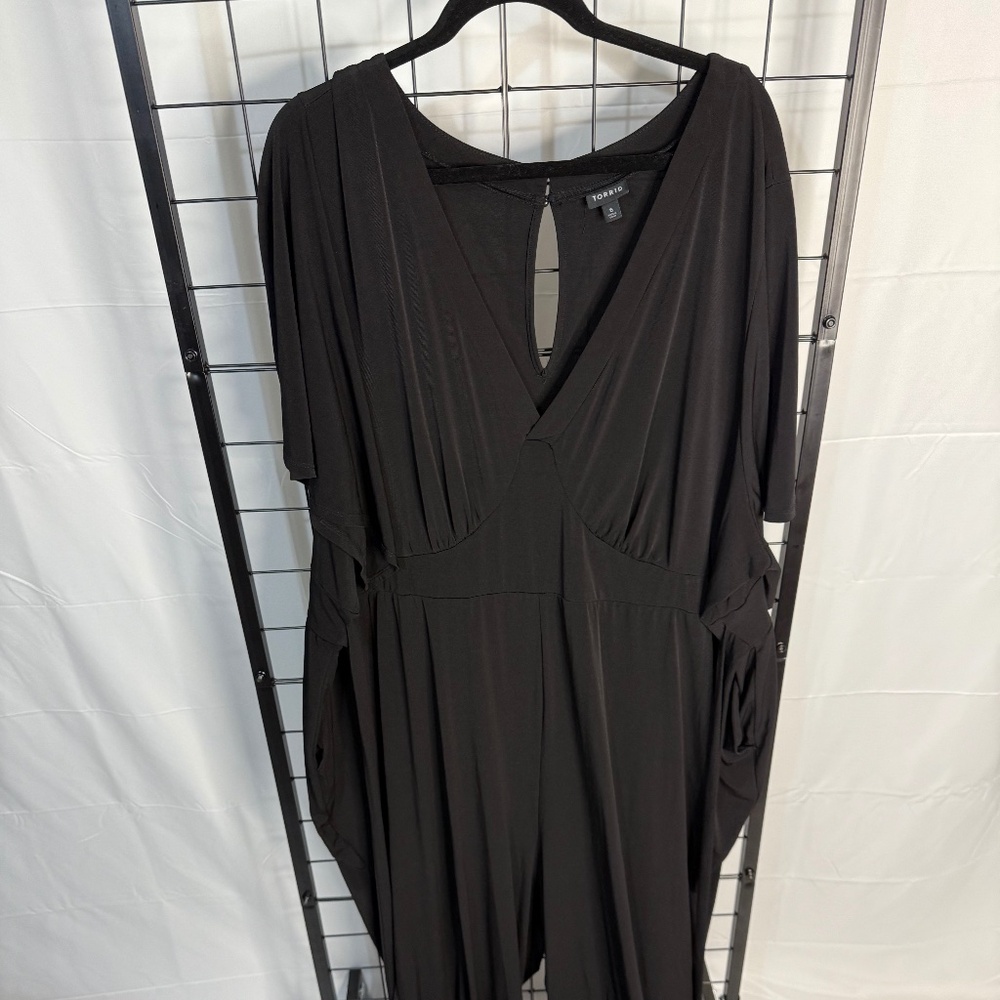 Torrid 6X Black Jumpsuit with Tie Back and Short Sleeves